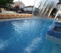 Hotel Lido Cattolica con piscina cascata